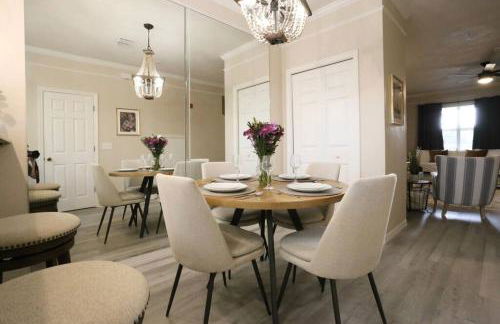 Stylish Sanctuary King Beds Upscale Condo - Foto 2