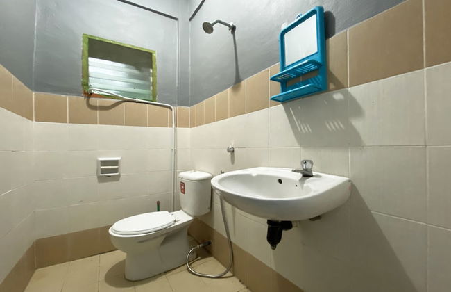 OYO 90198 Aleesya Homestay - Foto 12