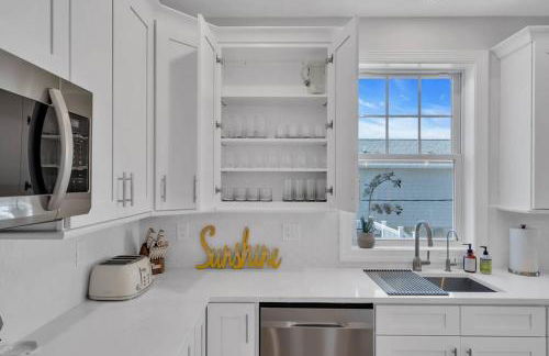 1 Block to Beach, Park 3 cars, Game Room and Balcony - Foto 18