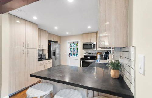 Tropical Oasis Located Near Lake With Pool and Hot Tub - Foto 14