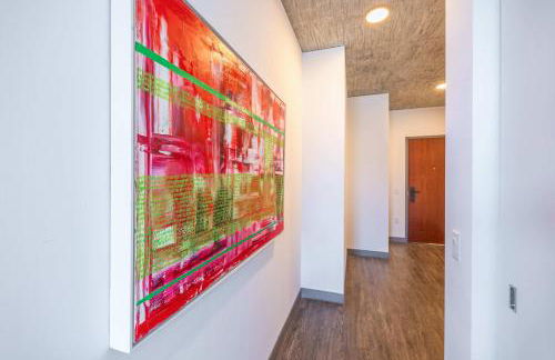 Bright & Modern 2BR Perfect City Escape - Foto 15