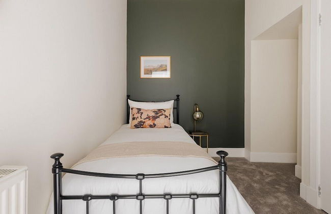 Royal Garden Apartments New Town - Photo 11