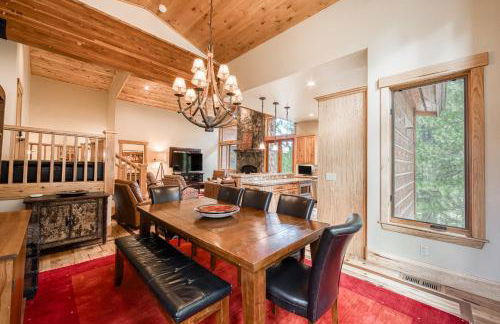 Truckee Timbers at Gray's Crossing by Tahoe Getaways - 4BR w Hot Tub, Ping Pong & EV - Foto 18