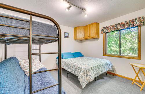 Lake Wissota Home with Private Dock and Fire Pit! - Foto 11