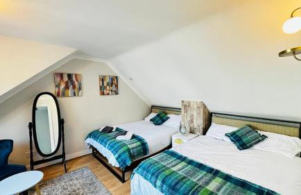 Inviting 2 Bed Guest House steps away from Ascot Racecourse 3 mins drive, 5 mins to Legoland, 12 mins to Windsor Castle Perfect for families & racegoers alike - Foto 30