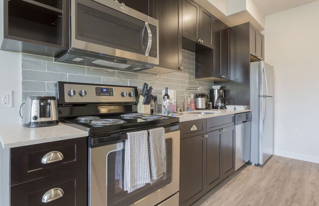 Domicile Suites at Cove - Photo 40