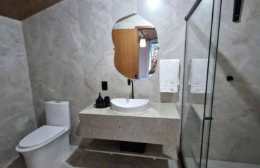 Chalé da Cachoeira - Cachoeira particular dentro da hospedagem - Foto 53