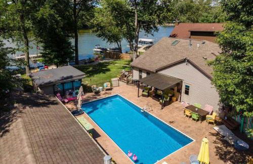 Boat Dock and Backyard Rock River Retreat - Foto 39