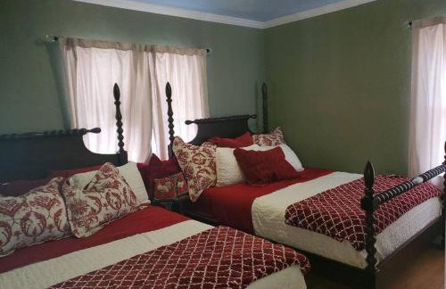 PRIVATE HOME Walk to Downtown CHERRY BLOSSOM COTTAGE Hot Tub SLEEPS UP TO 6 GUESTS - Foto 18