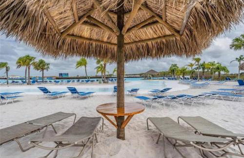 Modern Oasis! 3BR Townhouse in a Lagoon Community - Photo 1