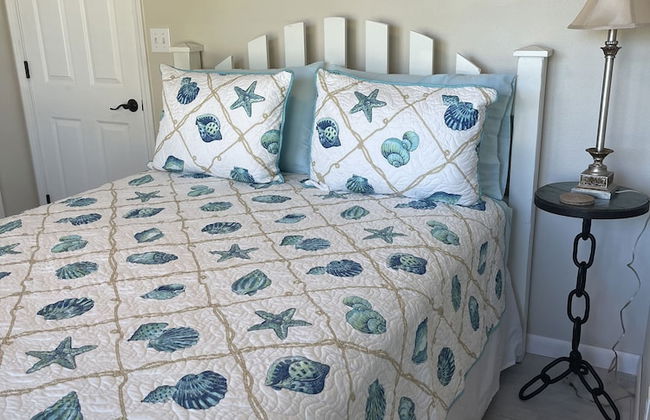 Coastal Retreat 3 Bedroom Home by RedAwning - Photo 7