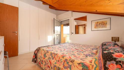 Rho Fiera Home, graziosa e confortevole, con parcheggio interno privato gratuito - Foto 3, wardrobe