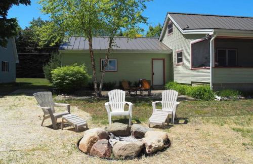 Bass Bay Getaway | Lakefront Family Cottage - Foto 53