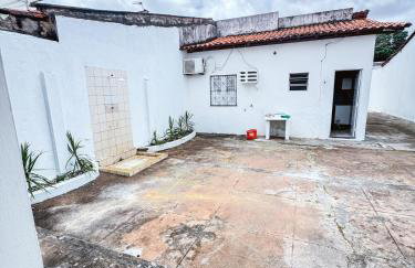 Casa de bairro tranquilo 1 a 10 pessoas com ótima localização e vigia de rua - Foto 14