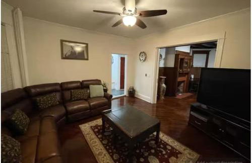 Charming Victorian Home in the Heart of White Plains - Foto 17