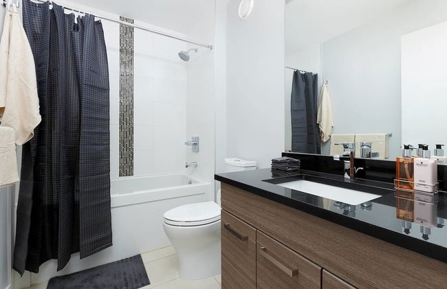 Surrey Center Cozy Condo - Photo 13