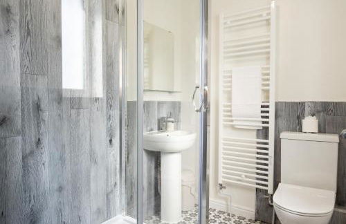 Cotswolds-Stroud-Large 5 Bedroom Home-Pool Table-Sleeps 10-Work or Leisure - Foto 20