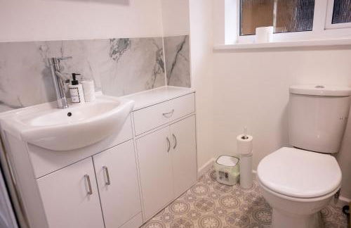 Conyngham Villa, Luxury Detached House, 6 Beds, 4BR,Large garden, Parking - Sleeps 8 - Foto 15