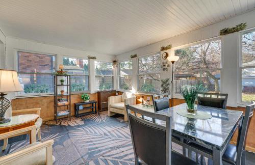 Walk to Detroit Zoo Home with Sunroom and Patio! - Foto 23