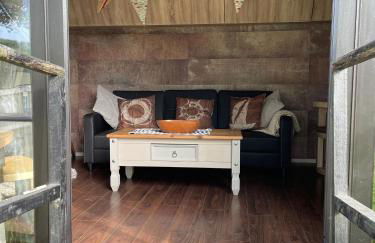 Oak Tree Lodge: Unique 2 level Shepherd's Hut: Dartmouth - Foto 9