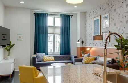 Stylish 4 Bed with Rooftop, Garage Near Hot Spots Less Than 5 Mins to Belmont, 10 Mins to Broadway, 24 Hour Hospitality Team, Perfect for Groups, Available for Long Term Rental - Foto 22