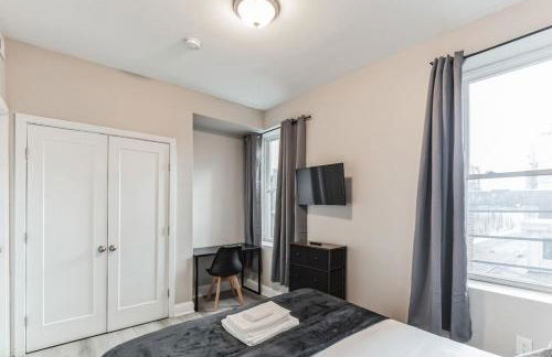 Bi-Level 2BR Loft in Old City - Foto 8