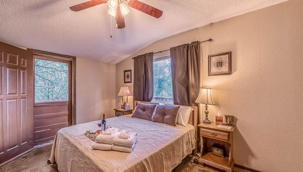 Mockingbird Cabin - Foto 5, Habitación