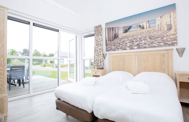 Detached Single Story Holiday Home Near the Sea - Photo 1