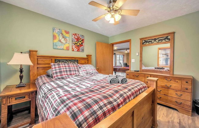 Pocono Pinnacle by Avantstay Steps to the Lake, Game Room, Large Deck - Foto 8