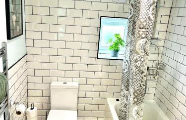 The Little Green Cosy Cottage - Photo 17