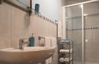 Casa Ivanovac with pool and large front yard - Photo 6