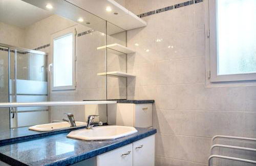 Spacieuse villa à Saint-Jean-du-Pin avec piscine privée - Foto 28