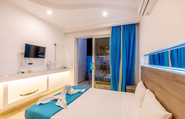 Stay Helios - Aparts & Pool Suites - Photo 9