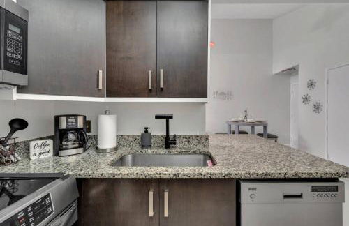 Cozy Golf Condo with 3 Pools, Gym and Just 15 Minutes to Airport - Foto 20