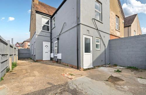 RELAXED CENTRAL HOUSE LOCATED IN WEST READING CLOSE TO TOWN CENTRE with FREE DRIVE WAY PARKING, WI FI & NETFLIX BY AI ESTATE GROUP - Foto 7