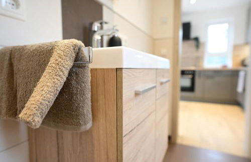 Ferienhäuschen am See, neu gebaut, klimatisiert und beheizbar - Photo 17