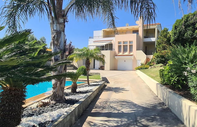 Villa With Private Pool, BBQ Area - Photo 25