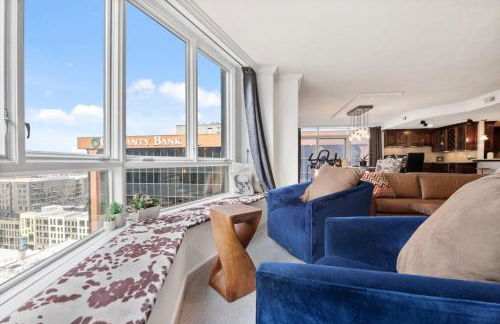 City Center Oasis Prime Location with Views - Foto 34