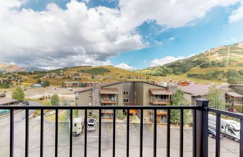Mountain Getaway - Photo 8