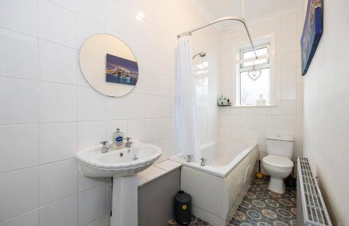 Cosy Two bedroom Terrace Blackburn - Foto 15