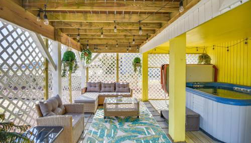 Bright Kitty Hawk Home with Hot Tub, Walk to Beach! - Foto 2