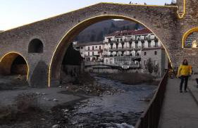 Spacious Country House for 8 near Olot Remote Work & Nature Escape - Photo 61