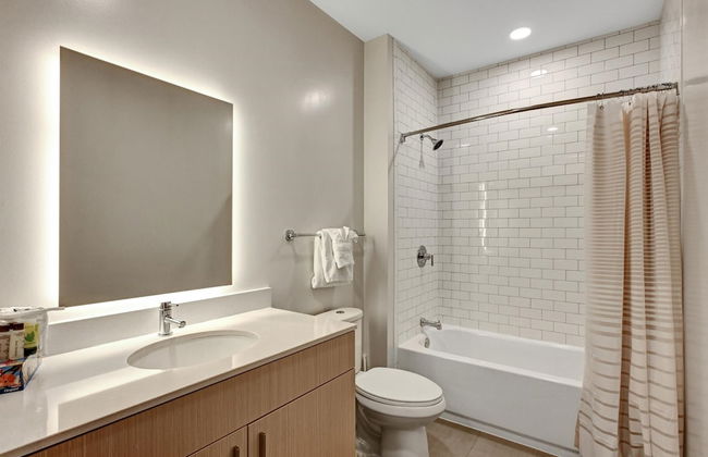 Global Luxury Suites Capitol Riverfront - Photo 13