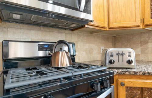 Business in Front and Fun in the Back Pets too - Photo 14