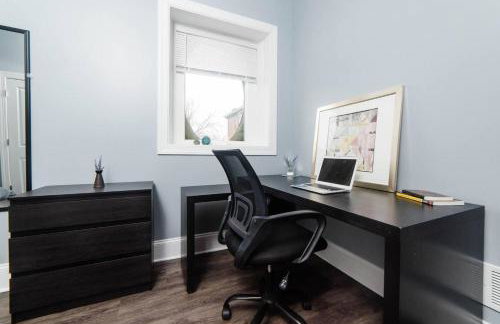 Massive Home - GroupStay - Parking & Location - Foto 12