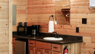 Amazing Family Vacations in Nature in this Cute Log Cabin near Austin, Texas - Foto 3