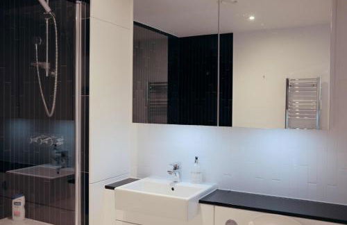 Luxury Apartment with Private Balcony in Zone 1 - Foto 5