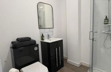 Modern Barn Conversion - Photo 42