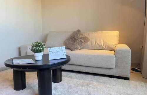 Estudio de diseño con piscina by Gloove - Foto 18