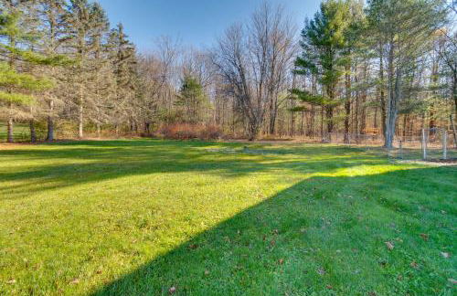 Peaceful Horseheads Hideaway with Deck and Yard! - Foto 28